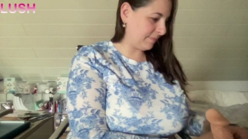 HornyMilfLeah 01-10-2021 Wet 